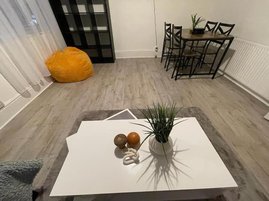 Comfortable 2 Bedroom On Tower Bridge Londen Buitenkant foto