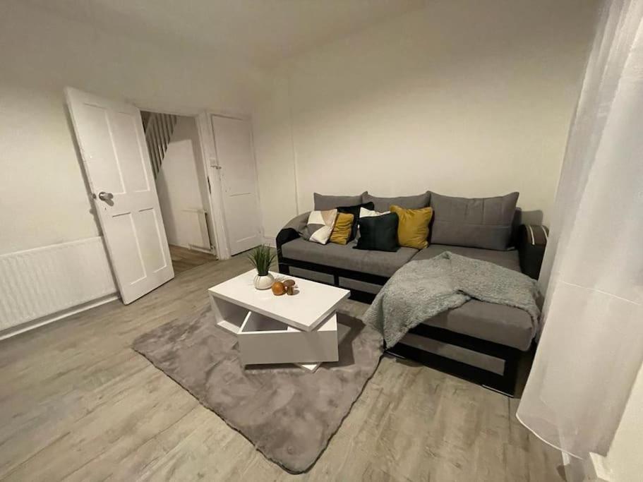 Comfortable 2 Bedroom On Tower Bridge Londen Buitenkant foto