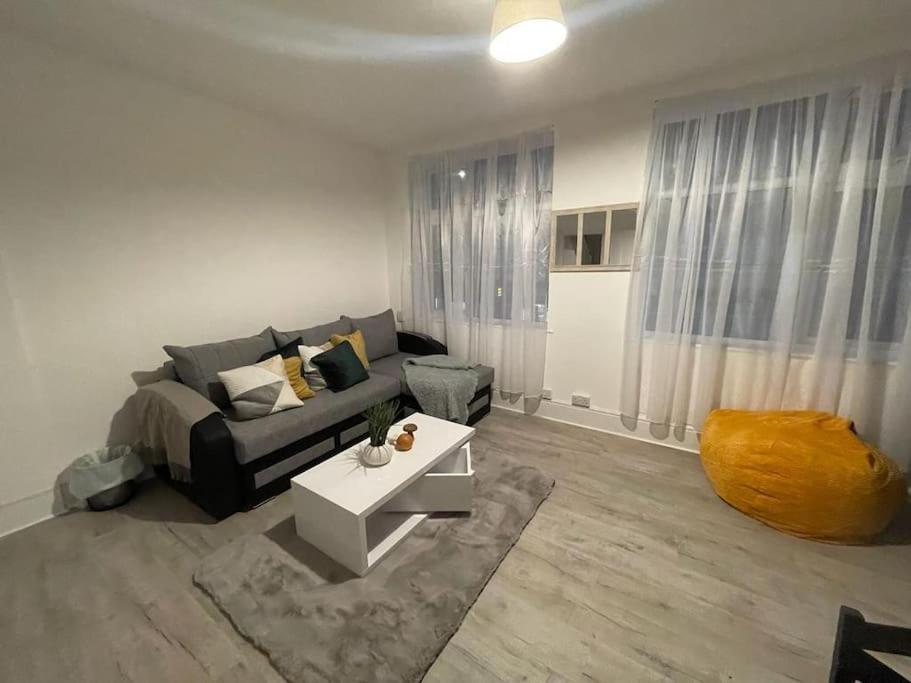 Comfortable 2 Bedroom On Tower Bridge Londen Buitenkant foto